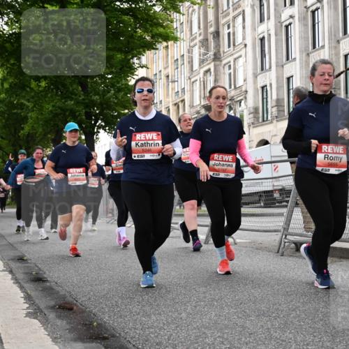 14.06.2026 - REWE Women's Run J. Mangold http://msf.ph/oto/9762763 14.06.2026 11:09:32 Ziel 5060, 5061, 5063, 5145, 5197, 5246, 5472, 5559, 5770, 5855, 5902, 5926 meine-sportfotos.de