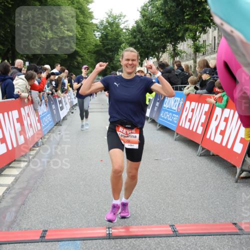 14.06.2026 - REWE Women's Run Strokosch-Dieckow http://msf.ph/oto/9762777 14.06.2026 10:58:09 Ziel 5047, 5132, 5581, 5661, 5686, 5729 meine-sportfotos.de