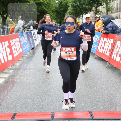 14.06.2026 - REWE Women's Run Strokosch-Dieckow http://msf.ph/oto/9762790 14.06.2026 11:12:44 Ziel 5009, 5088, 5089, 5090, 5097, 5100, 5105, 5191, 5325, 5555, 5612, 5658, 5671, 5959 meine-sportfotos.de