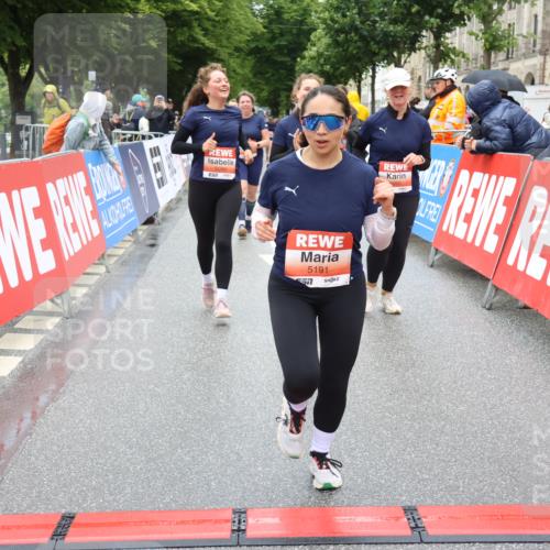14.06.2026 - REWE Women's Run Strokosch-Dieckow http://msf.ph/oto/9762798 14.06.2026 11:12:44 Ziel 5009, 5088, 5089, 5090, 5097, 5100, 5105, 5191, 5325, 5555, 5612, 5658, 5671, 5959 meine-sportfotos.de
