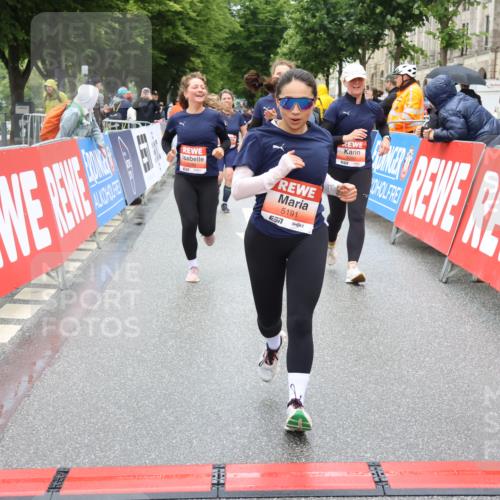 14.06.2026 - REWE Women's Run Strokosch-Dieckow http://msf.ph/oto/9762821 14.06.2026 11:12:44 Ziel 5009, 5088, 5089, 5090, 5097, 5100, 5105, 5191, 5325, 5555, 5612, 5658, 5671, 5959 meine-sportfotos.de