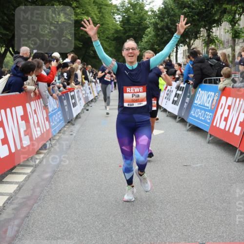 14.06.2026 - REWE Women's Run Strokosch-Dieckow http://msf.ph/oto/9762865 14.06.2026 10:58:08 Ziel 5047, 5132, 5581, 5661, 5686, 5729 meine-sportfotos.de