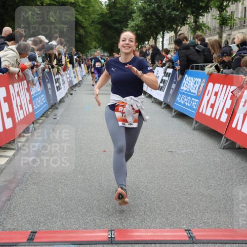 14.06.2026 - REWE Women's Run Strokosch-Dieckow http://msf.ph/oto/9762902 14.06.2026 10:58:02 Ziel 5132 meine-sportfotos.de