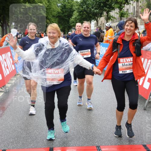 14.06.2026 - REWE Women's Run Strokosch-Dieckow http://msf.ph/oto/9762914 14.06.2026 11:12:36 Ziel 5097, 5105, 5302, 5555, 5658, 5959 meine-sportfotos.de