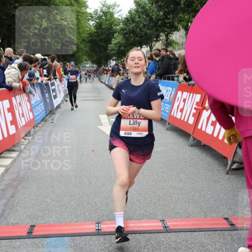 14.06.2026 - REWE Women's Run Strokosch-Dieckow http://msf.ph/oto/9763011 14.06.2026 10:57:49 Ziel 5280, 5394, 5396, 5598, 5904, 5905 meine-sportfotos.de