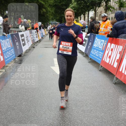 14.06.2026 - REWE Women's Run Strokosch-Dieckow http://msf.ph/oto/9763030 14.06.2026 11:12:23 Ziel 5388, 5602 meine-sportfotos.de