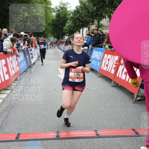 14.06.2026 - REWE Women's Run Strokosch-Dieckow http://msf.ph/oto/9763033 14.06.2026 10:57:49 Ziel 5280, 5394, 5396, 5598, 5904, 5905 meine-sportfotos.de