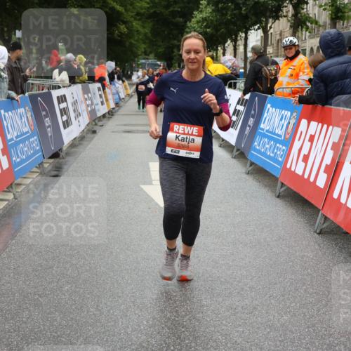 14.06.2026 - REWE Women's Run Strokosch-Dieckow http://msf.ph/oto/9763037 14.06.2026 11:12:23 Ziel 5388, 5602 meine-sportfotos.de