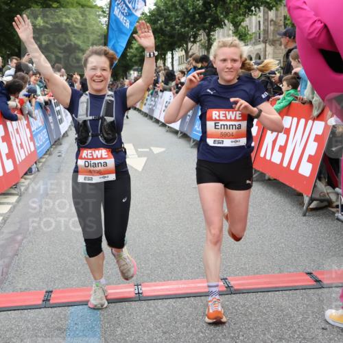 14.06.2026 - REWE Women's Run Strokosch-Dieckow http://msf.ph/oto/9763071 14.06.2026 10:57:43 Ziel 5202, 5255, 5280, 5381, 5396, 5712, 5778, 5904, 5905, 5924 meine-sportfotos.de