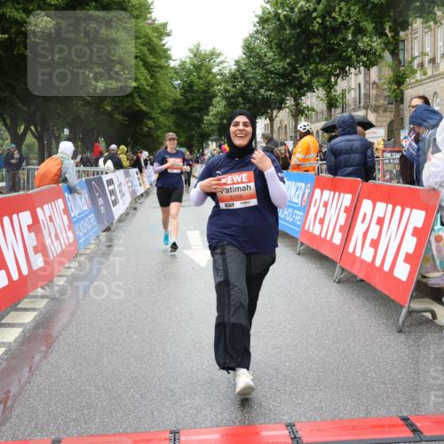 14.06.2026 - REWE Women's Run Strokosch-Dieckow http://msf.ph/oto/9763103 14.06.2026 11:12:13 Ziel 5159, 5215, 5400, 5401, 5602, 5922 meine-sportfotos.de