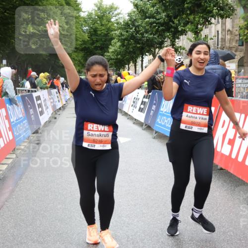 14.06.2026 - REWE Women's Run Strokosch-Dieckow http://msf.ph/oto/9763153 14.06.2026 11:12:11 Ziel 5159, 5215, 5362, 5400, 5401, 5922 meine-sportfotos.de