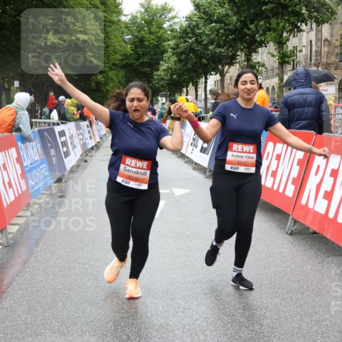 14.06.2026 - REWE Women's Run Strokosch-Dieckow http://msf.ph/oto/9763212 14.06.2026 11:12:10 Ziel 5159, 5215, 5265, 5362, 5400, 5401, 5922 meine-sportfotos.de