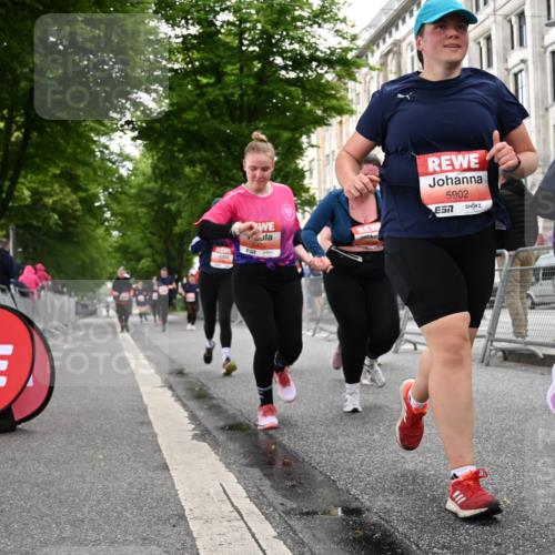 14.06.2026 - REWE Women's Run J. Mangold http://msf.ph/oto/9763235 14.06.2026 11:09:35 Ziel 5060, 5061, 5063, 5145, 5197, 5246, 5472, 5559, 5770, 5855, 5902, 5926 meine-sportfotos.de