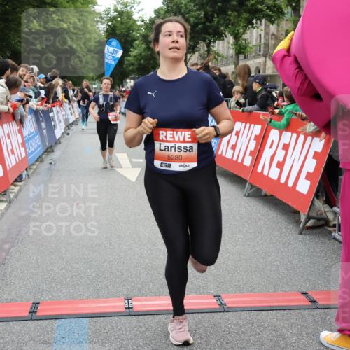14.06.2026 - REWE Women's Run Strokosch-Dieckow http://msf.ph/oto/9763245 14.06.2026 10:57:41 Ziel 5202, 5255, 5280, 5381, 5396, 5499, 5712, 5778, 5904, 5924 meine-sportfotos.de