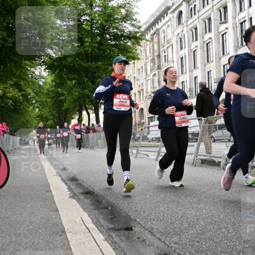 14.06.2026 - REWE Women's Run J. Mangold http://msf.ph/oto/9763248 14.06.2026 11:09:36 Ziel 5060, 5061, 5063, 5145, 5197, 5246, 5472, 5559, 5770, 5855, 5902, 5926 meine-sportfotos.de