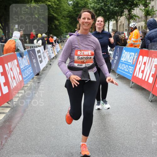 14.06.2026 - REWE Women's Run Strokosch-Dieckow http://msf.ph/oto/9763270 14.06.2026 11:12:08 Ziel 5215, 5265, 5362, 5400, 5401, 5730, 5922 meine-sportfotos.de