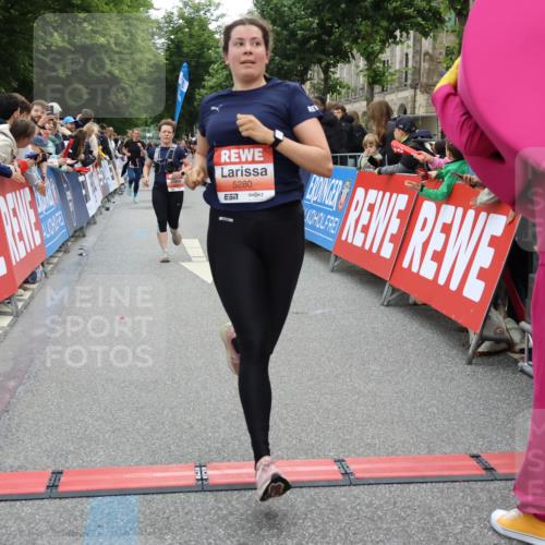 14.06.2026 - REWE Women's Run Strokosch-Dieckow http://msf.ph/oto/9763298 14.06.2026 10:57:41 Ziel 5202, 5255, 5280, 5381, 5396, 5499, 5712, 5778, 5904, 5924 meine-sportfotos.de