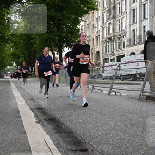 14.06.2026 - REWE Women's Run J. Mangold http://msf.ph/oto/9763315 14.06.2026 11:09:53 Ziel 5211, 5301, 5698 meine-sportfotos.de