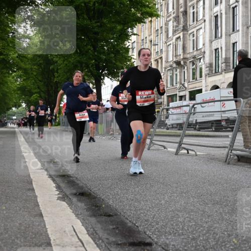14.06.2026 - REWE Women's Run J. Mangold http://msf.ph/oto/9763318 14.06.2026 11:09:53 Ziel 5211, 5301, 5698 meine-sportfotos.de