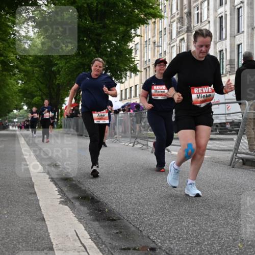 14.06.2026 - REWE Women's Run J. Mangold http://msf.ph/oto/9763326 14.06.2026 11:09:54 Ziel 5211, 5240, 5301, 5698, 5961 meine-sportfotos.de
