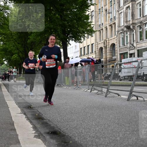 14.06.2026 - REWE Women's Run J. Mangold http://msf.ph/oto/9763354 14.06.2026 11:09:58 Ziel 5211, 5240, 5301, 5698, 5787, 5788, 5961 meine-sportfotos.de