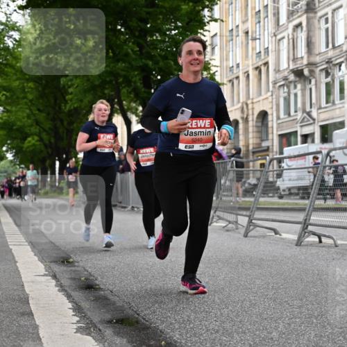 14.06.2026 - REWE Women's Run J. Mangold http://msf.ph/oto/9763372 14.06.2026 11:09:59 Ziel 5211, 5240, 5301, 5787, 5788, 5961 meine-sportfotos.de