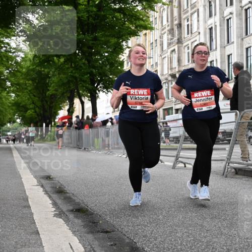14.06.2026 - REWE Women's Run J. Mangold http://msf.ph/oto/9763390 14.06.2026 11:10:01 Ziel 5240, 5787, 5788, 5961 meine-sportfotos.de