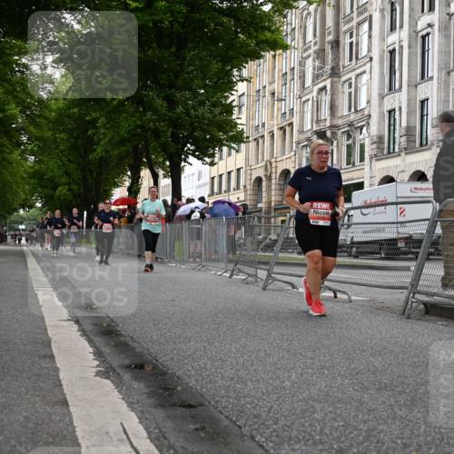 14.06.2026 - REWE Women's Run J. Mangold http://msf.ph/oto/9763400 14.06.2026 11:10:11 Ziel 5236 meine-sportfotos.de