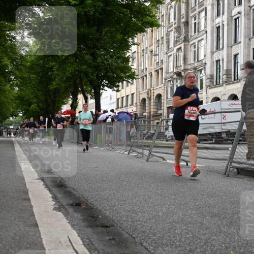14.06.2026 - REWE Women's Run J. Mangold http://msf.ph/oto/9763403 14.06.2026 11:10:11 Ziel 5236 meine-sportfotos.de