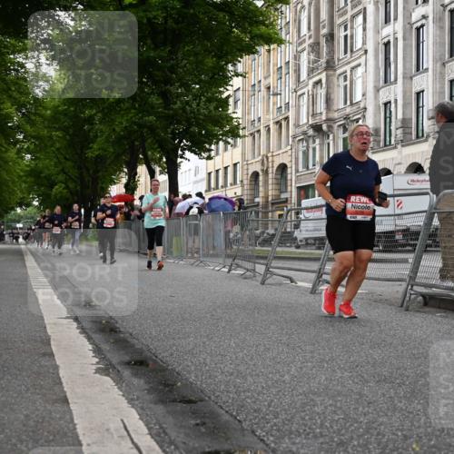 14.06.2026 - REWE Women's Run J. Mangold http://msf.ph/oto/9763405 14.06.2026 11:10:11 Ziel 5236 meine-sportfotos.de
