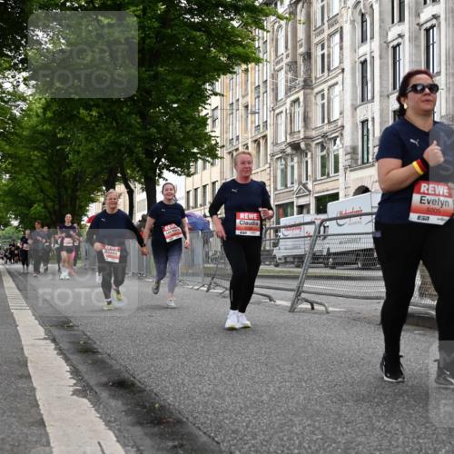 14.06.2026 - REWE Women's Run J. Mangold http://msf.ph/oto/9763439 14.06.2026 11:10:19 Ziel 5005, 5028, 5724, 5830, 5831 meine-sportfotos.de