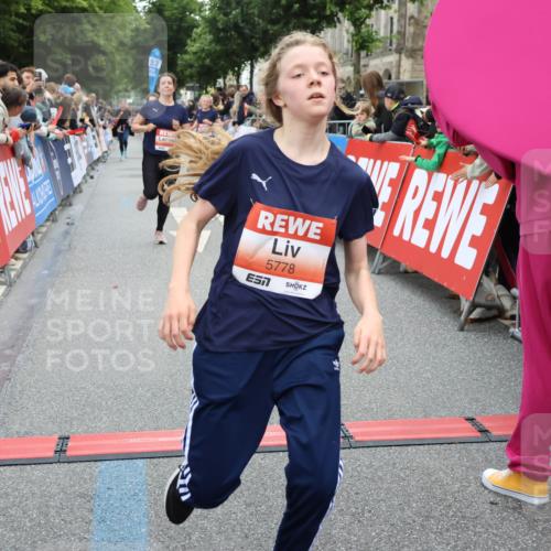 14.06.2026 - REWE Women's Run Strokosch-Dieckow http://msf.ph/oto/9763441 14.06.2026 10:57:39 Ziel 5202, 5228, 5255, 5280, 5381, 5396, 5499, 5712, 5778, 5904, 5924 meine-sportfotos.de