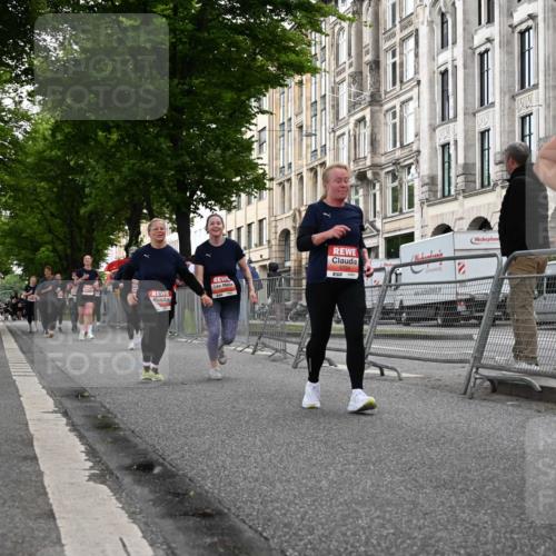 14.06.2026 - REWE Women's Run J. Mangold http://msf.ph/oto/9763447 14.06.2026 11:10:20 Ziel 5005, 5028, 5724, 5830, 5831 meine-sportfotos.de