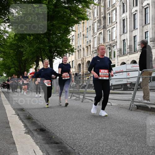 14.06.2026 - REWE Women's Run J. Mangold http://msf.ph/oto/9763449 14.06.2026 11:10:20 Ziel 5005, 5028, 5724, 5830, 5831 meine-sportfotos.de