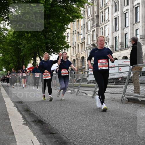 14.06.2026 - REWE Women's Run J. Mangold http://msf.ph/oto/9763452 14.06.2026 11:10:20 Ziel 5005, 5028, 5724, 5830, 5831 meine-sportfotos.de