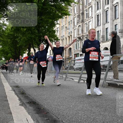 14.06.2026 - REWE Women's Run J. Mangold http://msf.ph/oto/9763454 14.06.2026 11:10:20 Ziel 5005, 5028, 5724, 5830, 5831 meine-sportfotos.de