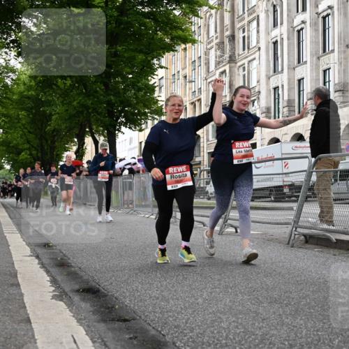 14.06.2026 - REWE Women's Run J. Mangold http://msf.ph/oto/9763468 14.06.2026 11:10:21 Ziel 5005, 5028, 5316, 5724, 5830, 5831 meine-sportfotos.de