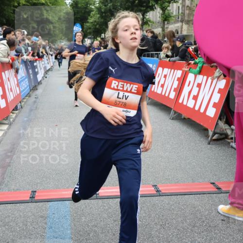 14.06.2026 - REWE Women's Run Strokosch-Dieckow http://msf.ph/oto/9763470 14.06.2026 10:57:39 Ziel 5202, 5228, 5255, 5280, 5381, 5396, 5499, 5712, 5778, 5904, 5924 meine-sportfotos.de