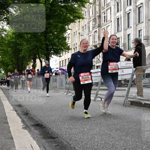 14.06.2026 - REWE Women's Run J. Mangold http://msf.ph/oto/9763472 14.06.2026 11:10:22 Ziel 5005, 5028, 5120, 5316, 5724, 5830, 5831 meine-sportfotos.de