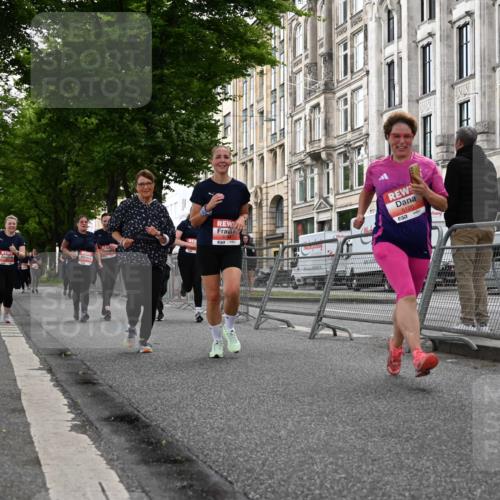 14.06.2026 - REWE Women's Run J. Mangold http://msf.ph/oto/9763517 14.06.2026 11:10:27 Ziel 5120, 5123, 5124, 5125, 5126, 5127, 5254, 5316, 5763, 5830, 5831 meine-sportfotos.de