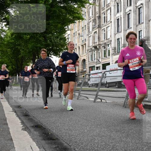 14.06.2026 - REWE Women's Run J. Mangold http://msf.ph/oto/9763521 14.06.2026 11:10:27 Ziel 5120, 5123, 5124, 5125, 5126, 5127, 5254, 5316, 5763, 5830, 5831 meine-sportfotos.de