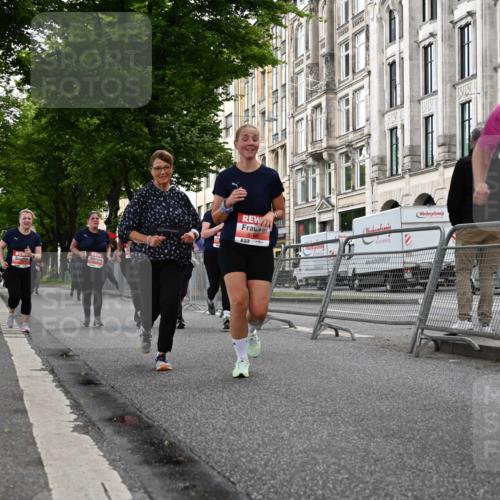14.06.2026 - REWE Women's Run J. Mangold http://msf.ph/oto/9763528 14.06.2026 11:10:28 Ziel 5120, 5123, 5124, 5125, 5126, 5127, 5254, 5316, 5763 meine-sportfotos.de