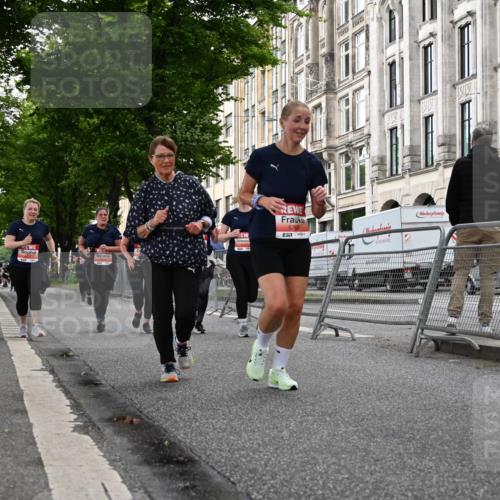 14.06.2026 - REWE Women's Run J. Mangold http://msf.ph/oto/9763534 14.06.2026 11:10:28 Ziel 5120, 5123, 5124, 5125, 5126, 5127, 5254, 5316, 5763 meine-sportfotos.de