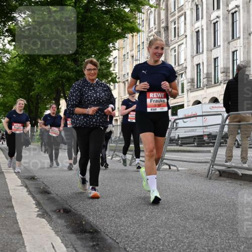 14.06.2026 - REWE Women's Run J. Mangold http://msf.ph/oto/9763537 14.06.2026 11:10:28 Ziel 5120, 5123, 5124, 5125, 5126, 5127, 5254, 5316, 5763 meine-sportfotos.de