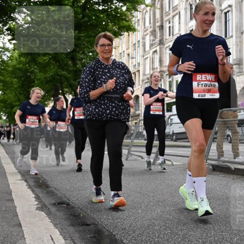 14.06.2026 - REWE Women's Run J. Mangold http://msf.ph/oto/9763550 14.06.2026 11:10:29 Ziel 5120, 5123, 5124, 5125, 5126, 5127, 5254, 5316, 5763 meine-sportfotos.de