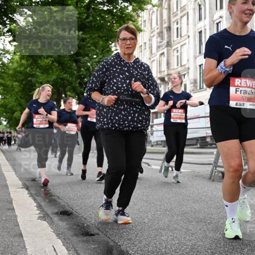 14.06.2026 - REWE Women's Run J. Mangold http://msf.ph/oto/9763552 14.06.2026 11:10:29 Ziel 5120, 5123, 5124, 5125, 5126, 5127, 5254, 5316, 5763 meine-sportfotos.de