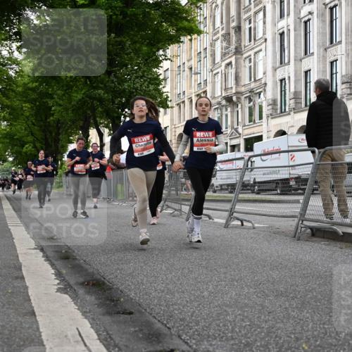 14.06.2026 - REWE Women's Run J. Mangold http://msf.ph/oto/9763630 14.06.2026 11:10:39 Ziel 5554, 5606, 5617, 5879, 5915 meine-sportfotos.de