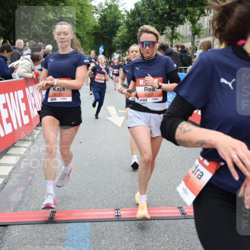 14.06.2026 - REWE Women's Run Strokosch-Dieckow http://msf.ph/oto/9763632 14.06.2026 10:57:37 Ziel 5202, 5228, 5255, 5280, 5381, 5499, 5712, 5778, 5806, 5924 meine-sportfotos.de