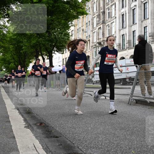 14.06.2026 - REWE Women's Run J. Mangold http://msf.ph/oto/9763636 14.06.2026 11:10:40 Ziel 5136, 5554, 5575, 5606, 5617, 5879, 5915 meine-sportfotos.de