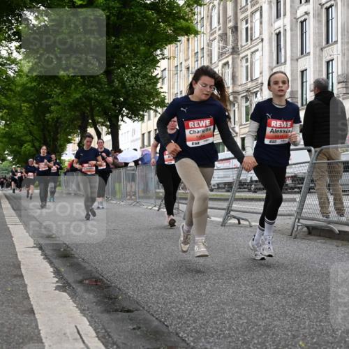 14.06.2026 - REWE Women's Run J. Mangold http://msf.ph/oto/9763638 14.06.2026 11:10:40 Ziel 5136, 5554, 5575, 5606, 5617, 5879, 5915 meine-sportfotos.de